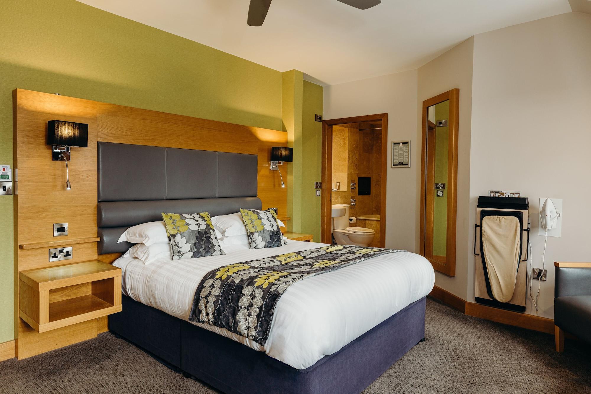 Hotel Crown By Compass Hospitality