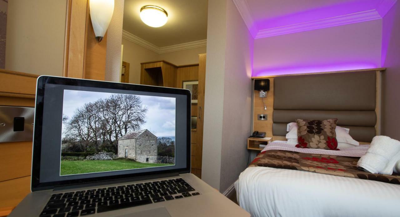 Hotel Crown By Compass Hospitality 4*